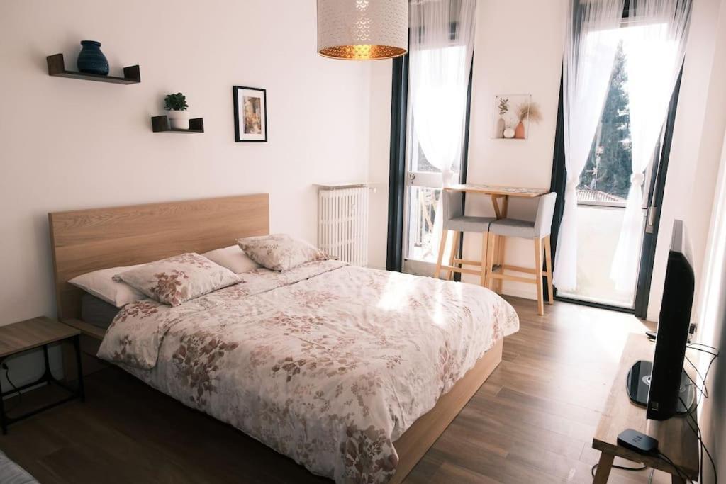 Studio With Lake And Montains Views Free Parking Luino Exterior foto